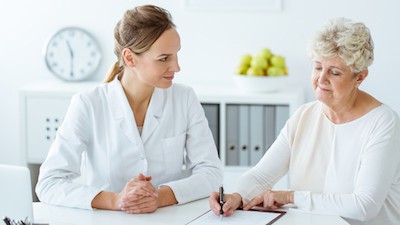Patient with diabetes and dietician
